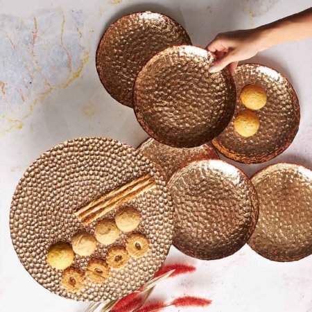 مجموعة كاراكا ساهارا المكونة من 7 قطع من الكيك/المعجنات/الحلوى؟